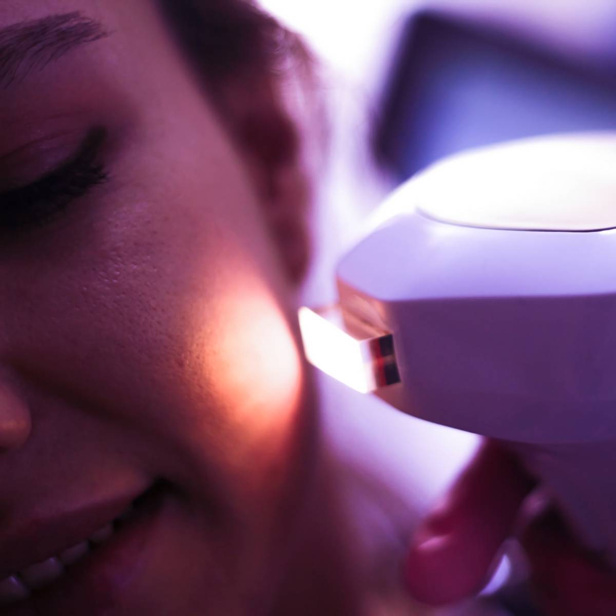 red light therapy at home